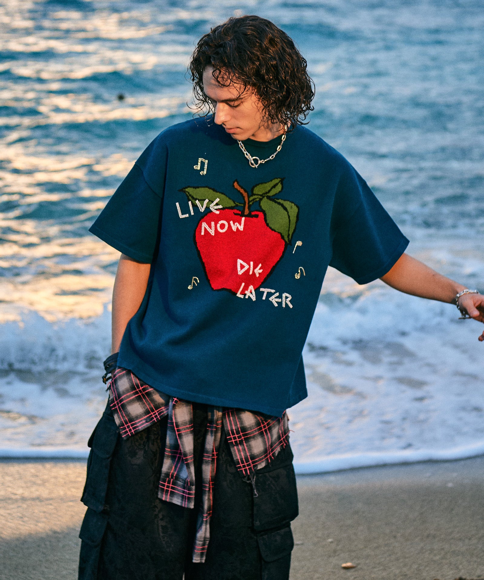 H:175 / C:83 / W:66 / H:87 着用サイズ:L