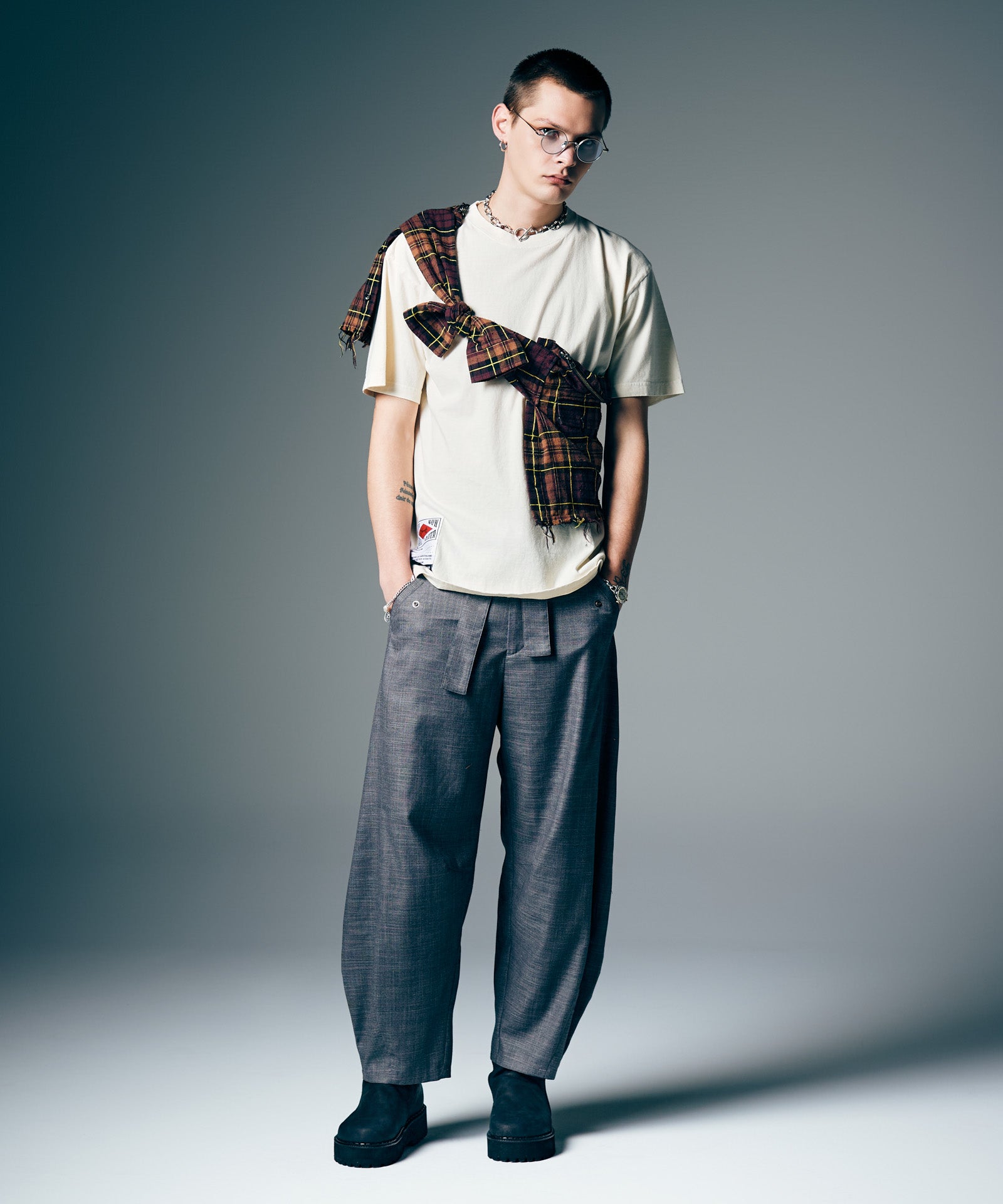 GB0226/P12 : Shadow Stripe Tapered Slacks / シャドーストライプ