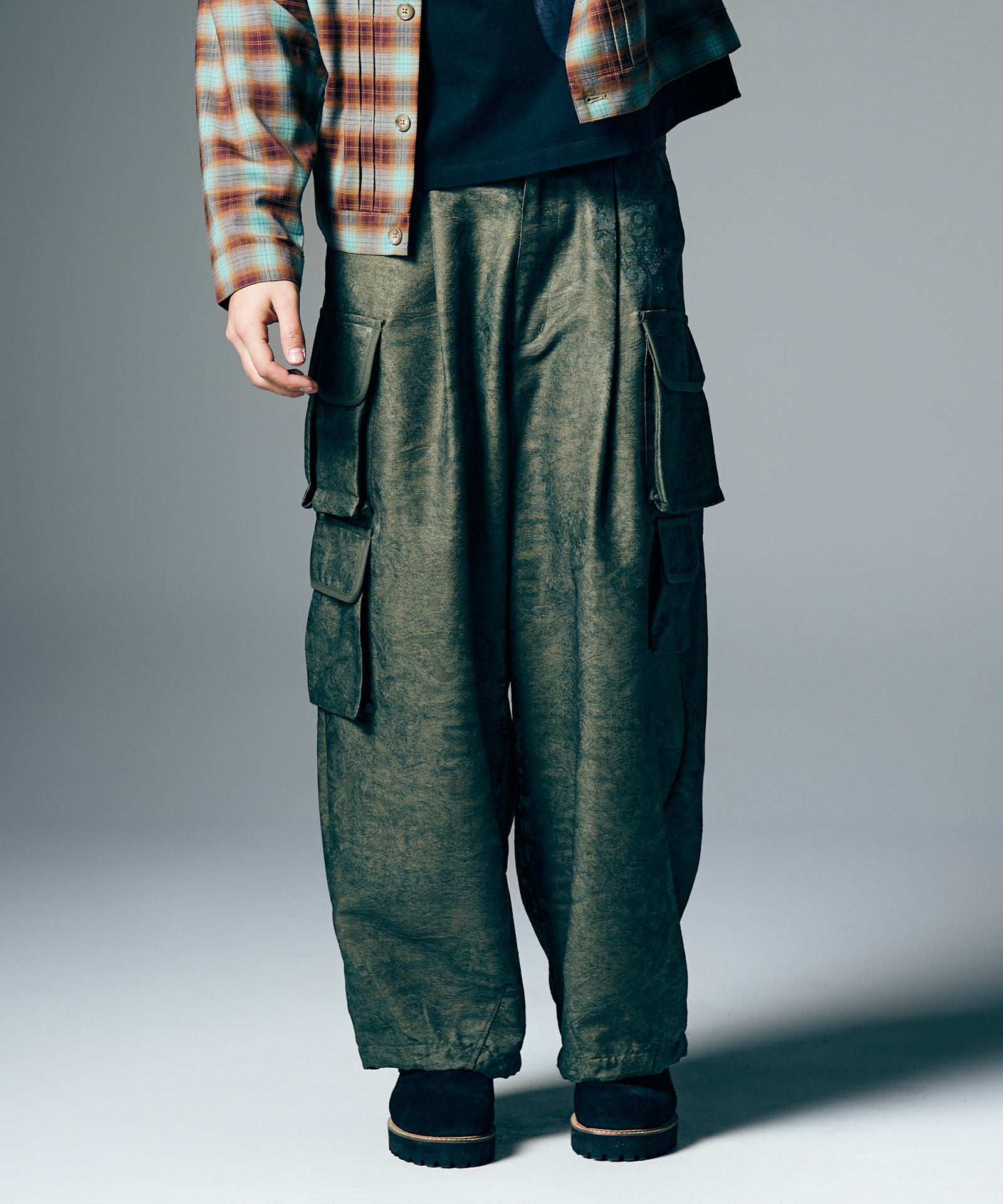 GB0226/P05 : Paisley Cargo Pants / ペイズリーカーゴパンツ | glamb