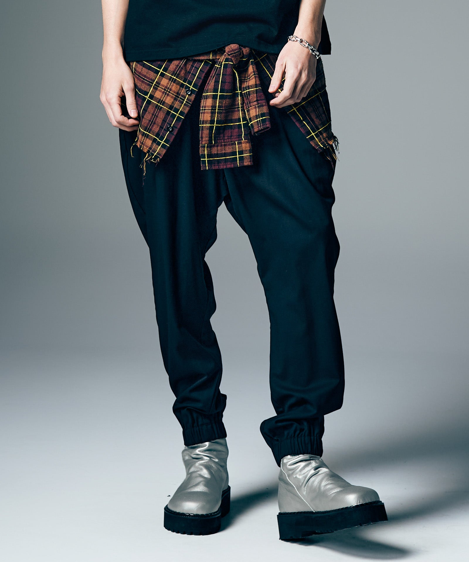 【ネイビー】ランダムストライプ バックギャザー パンツ GB0226/P12 : Shadow Stripe Tapered Slacks / シャドーストライプ