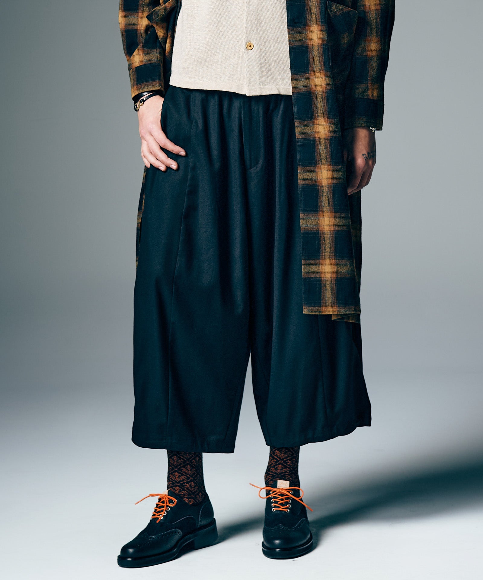 GB0226/P13 : Balloon Cropped Slacks / バルーンクロップドスラックス