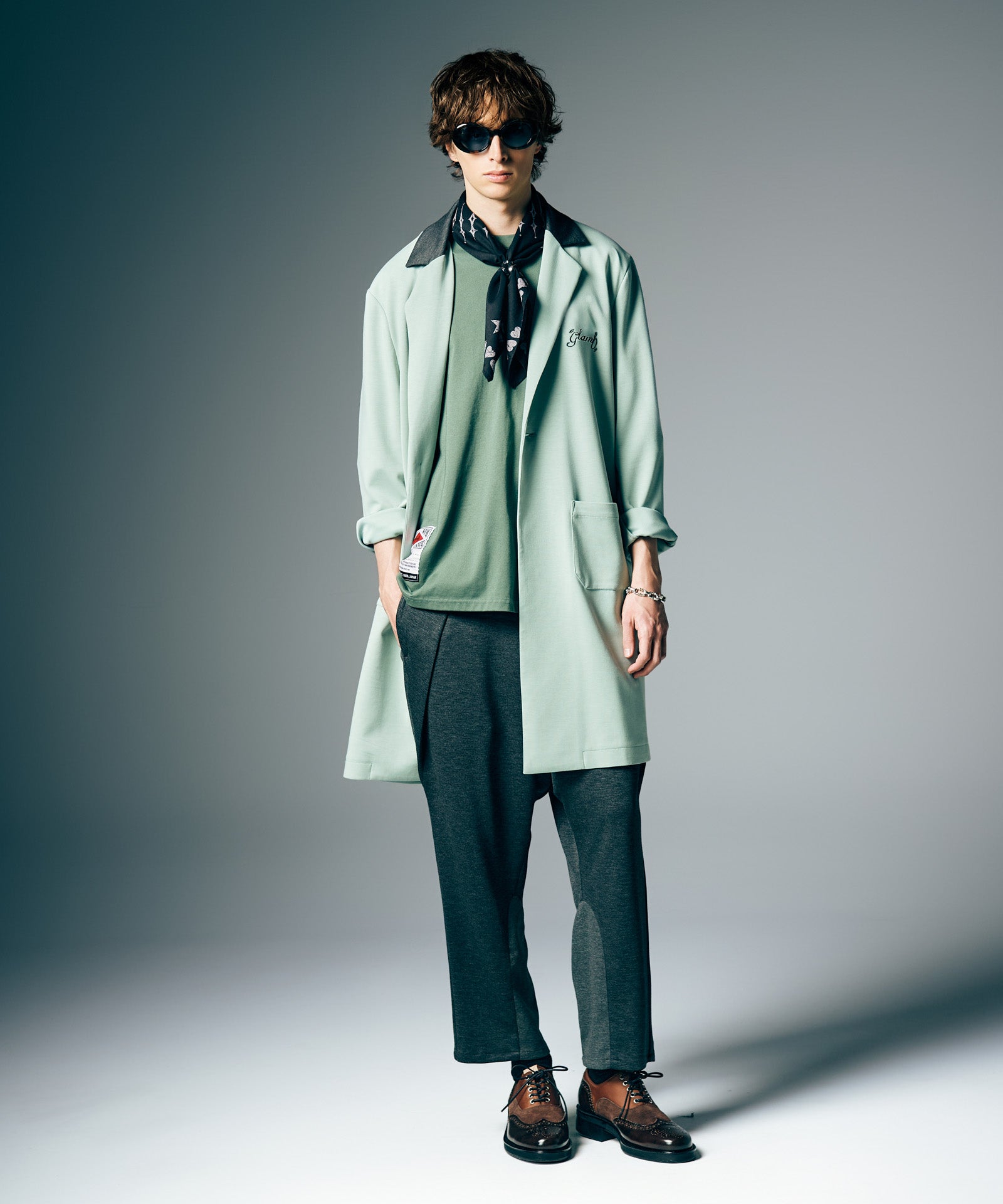 H:186 / C:89 / W:71 / H:92 着用サイズ:L