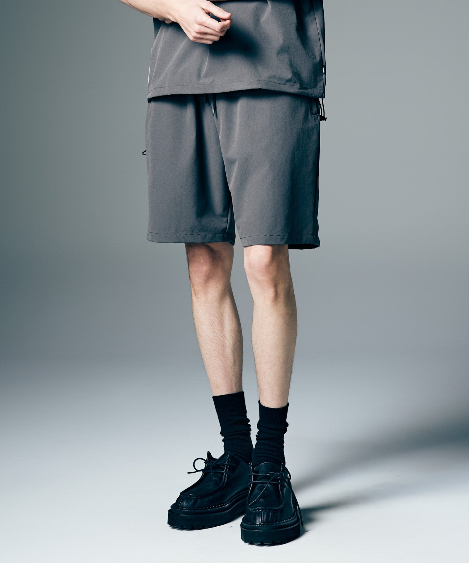 H:186 / C:89 / W:71 / H:92 着用サイズ:L