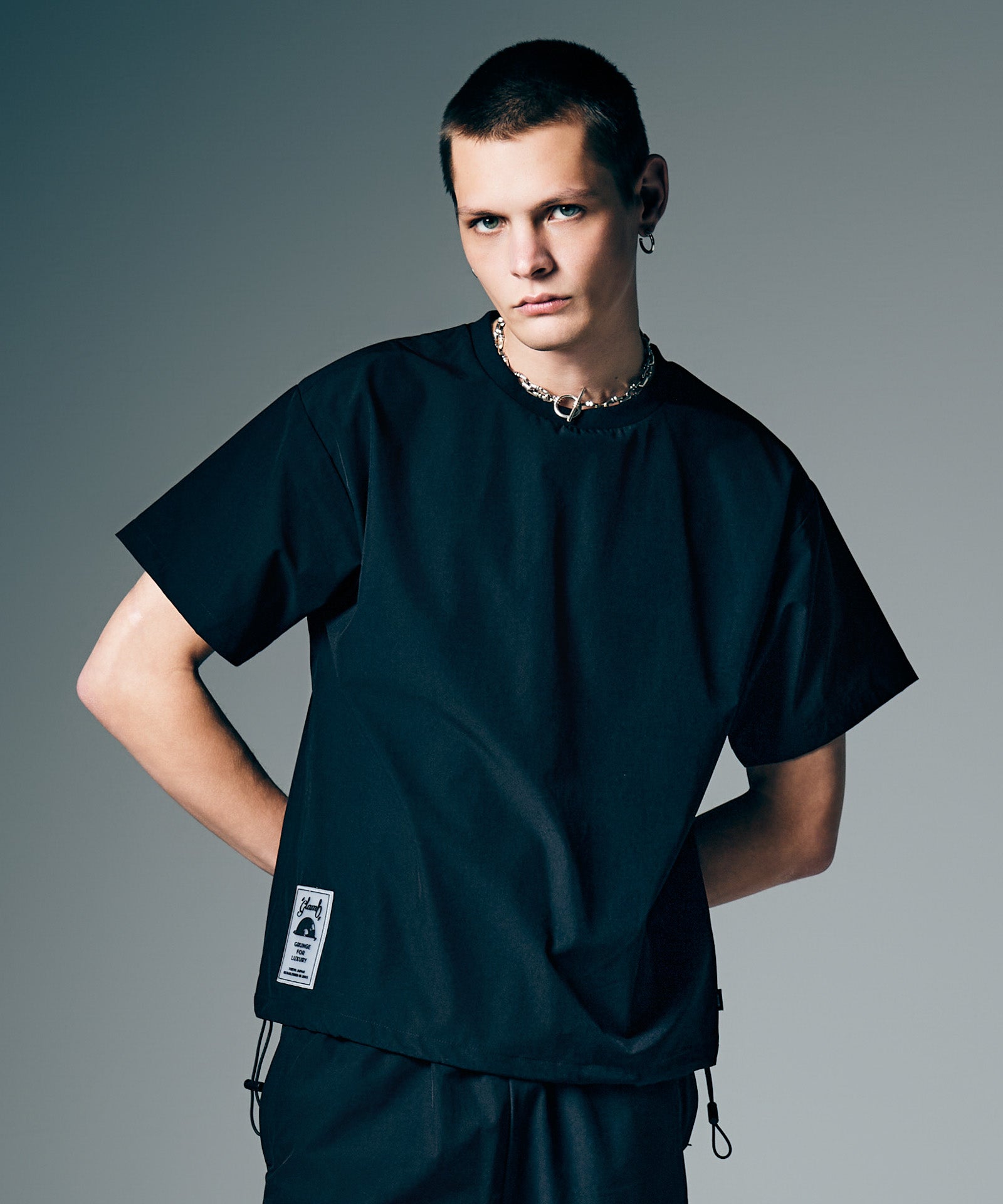 H:187 / C:92 / W:74 / H:91 着用サイズ:M