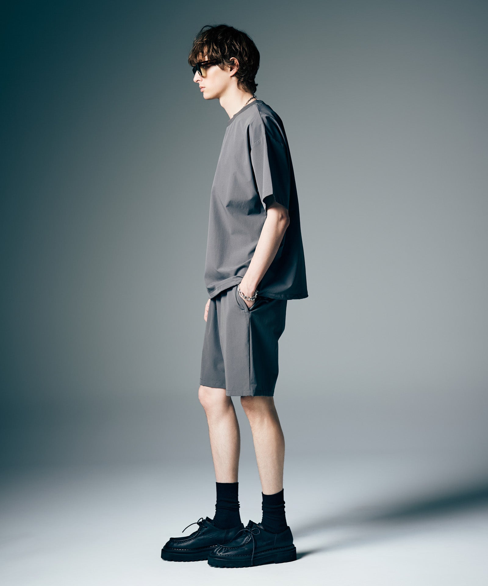 H:186 / C:89 / W:71 / H:92 着用サイズ:L