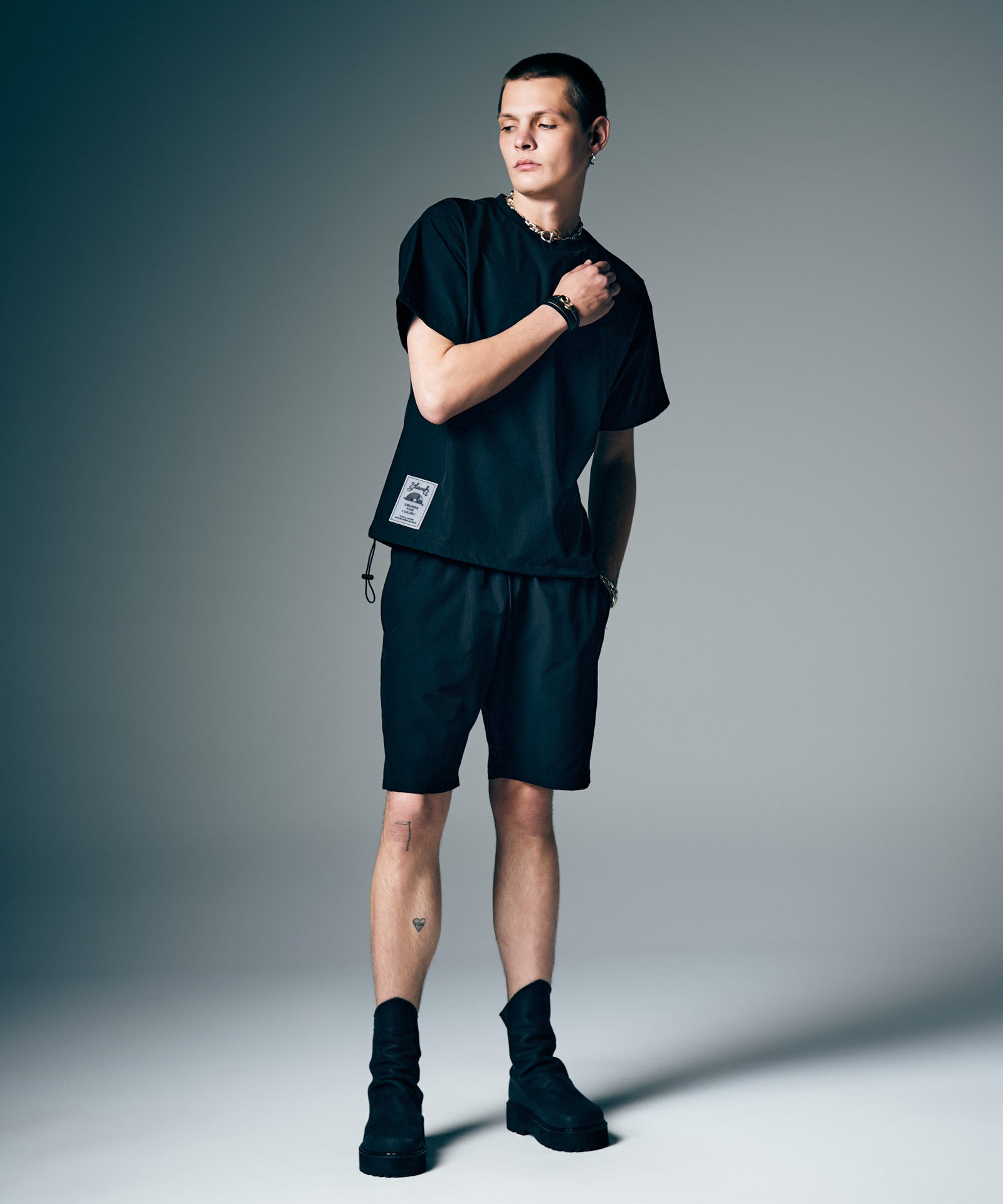 H:187 / C:92 / W:74 / H:91 着用サイズ:M