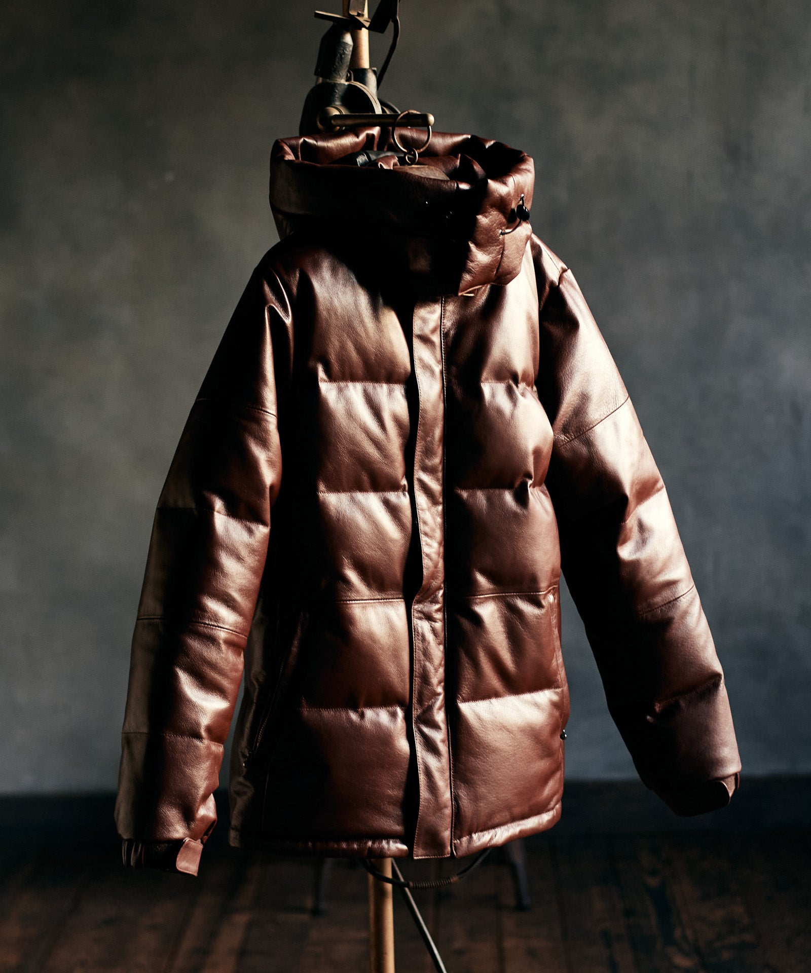 GB0326/CH01 : Signature Leather Down Jacket / シグネチャーレザー