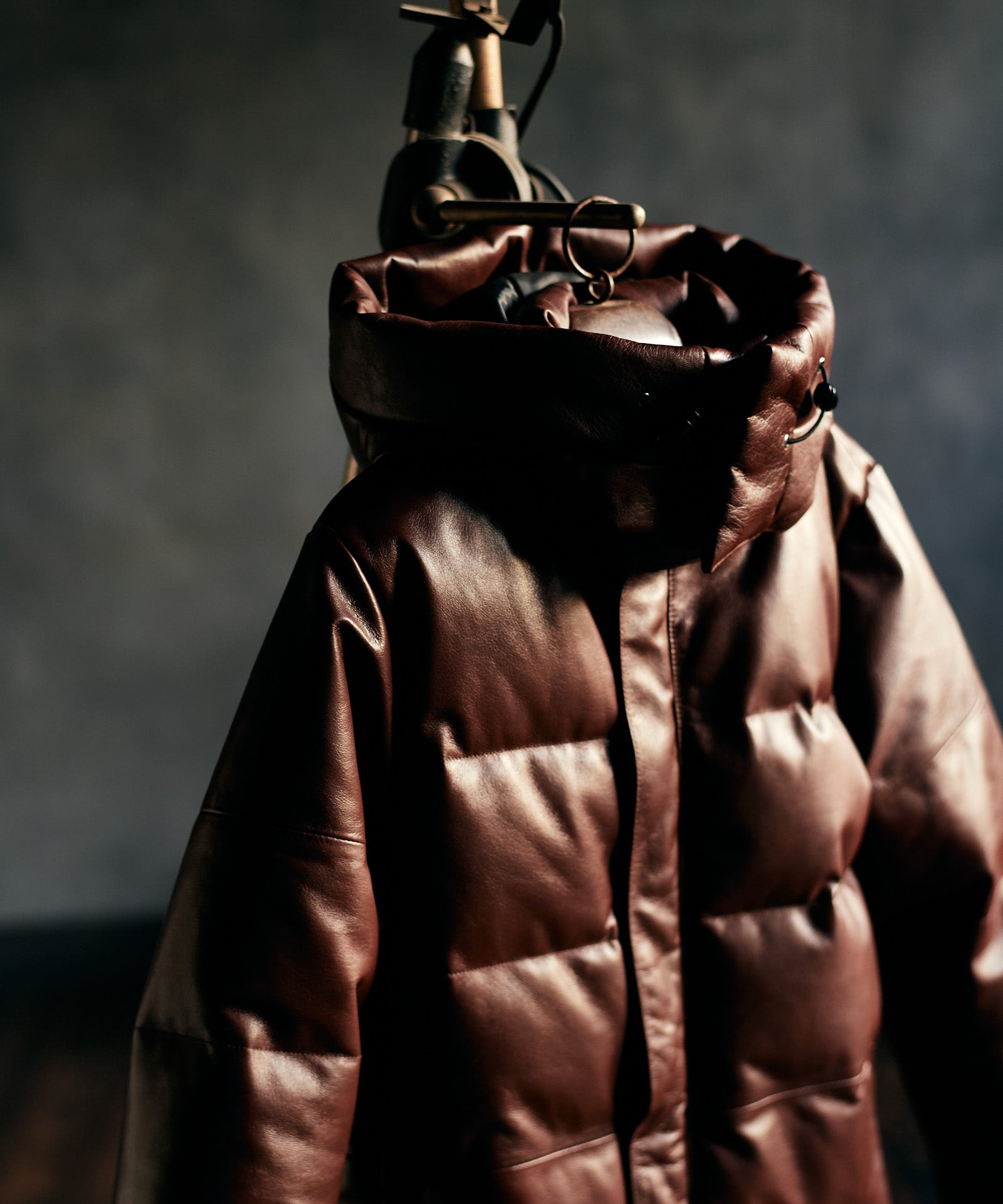 GB0326/CH01 : Signature Leather Down Jacket / シグネチャーレザー