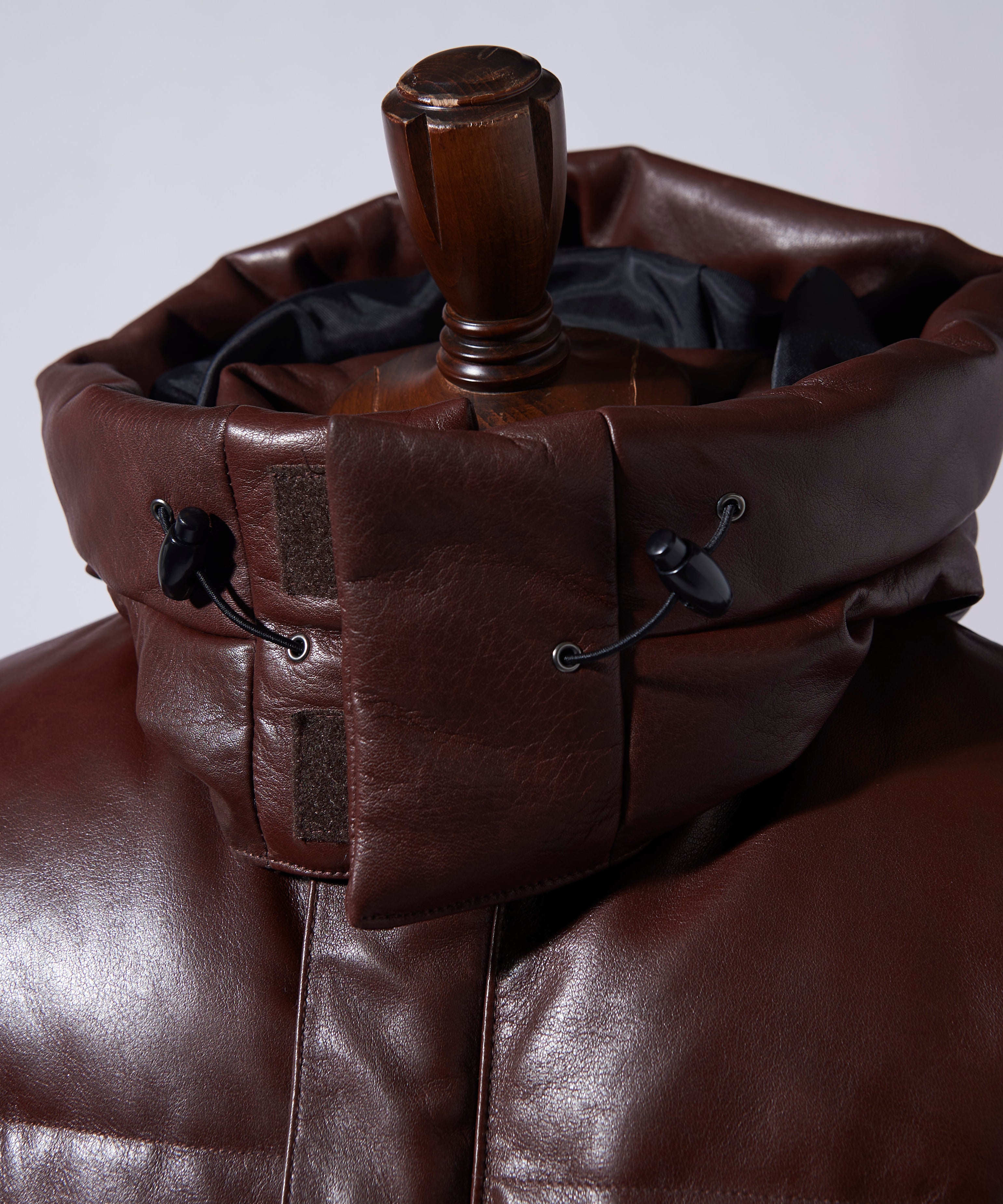 GB0326/CH01 : Signature Leather Down Jacket / シグネチャーレザー