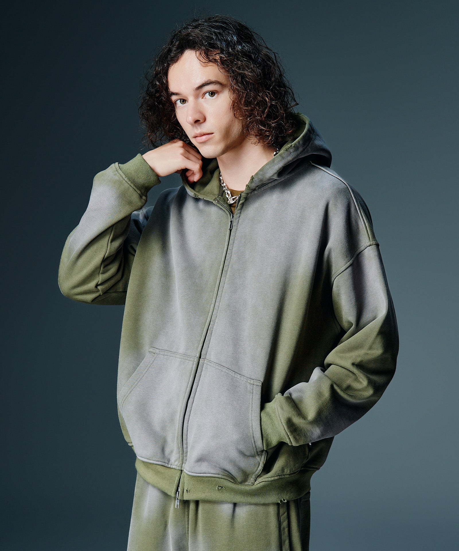 幽鬱彁妛　クルーネック　スウェット　gloomproof GB0326/ST05 : Distorted Sweat Set Up / ディストーテッドスウェット