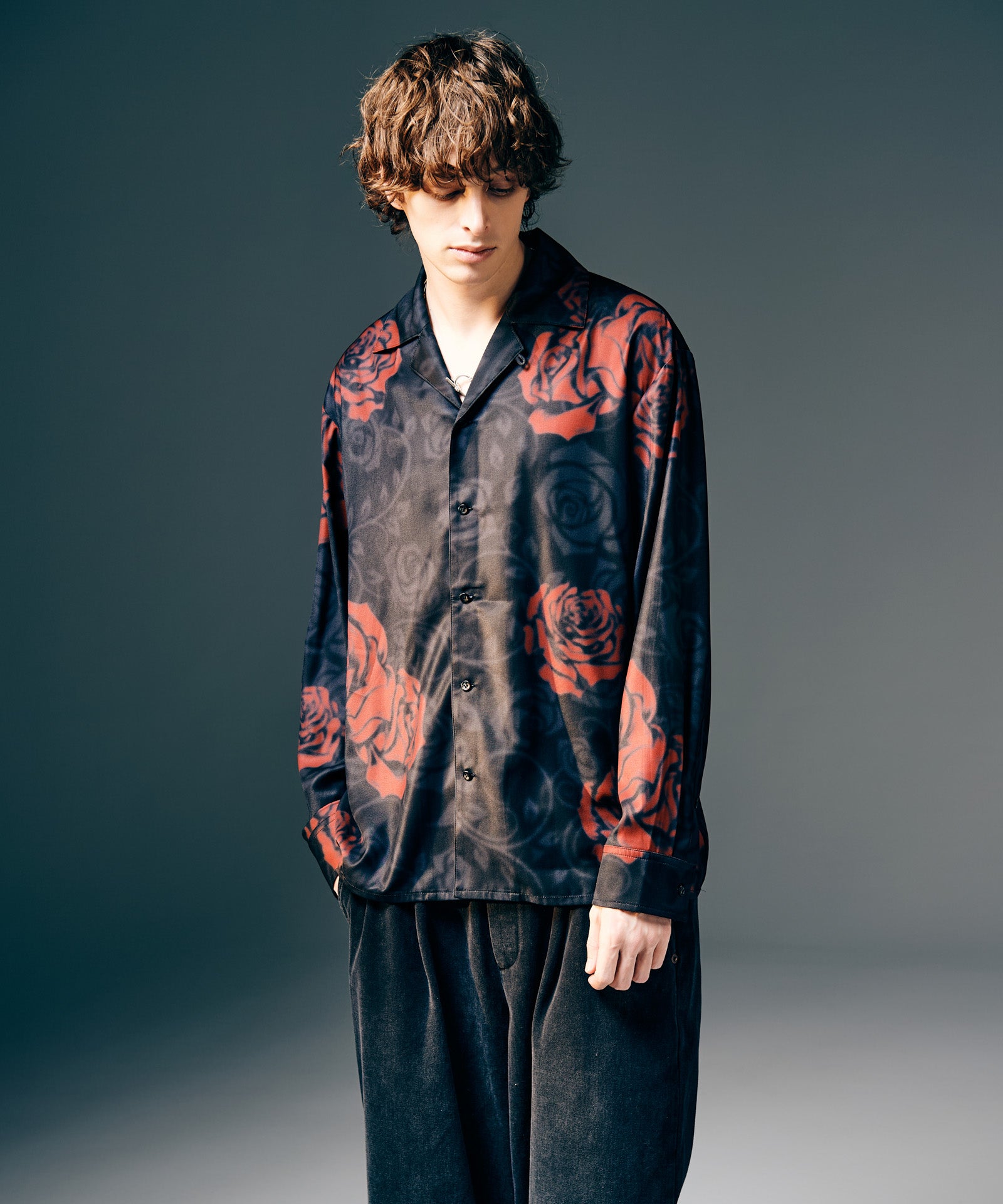 GB0425/SH02 : Rose Blur Shirt / ローズブラーシャツ | glamb Online