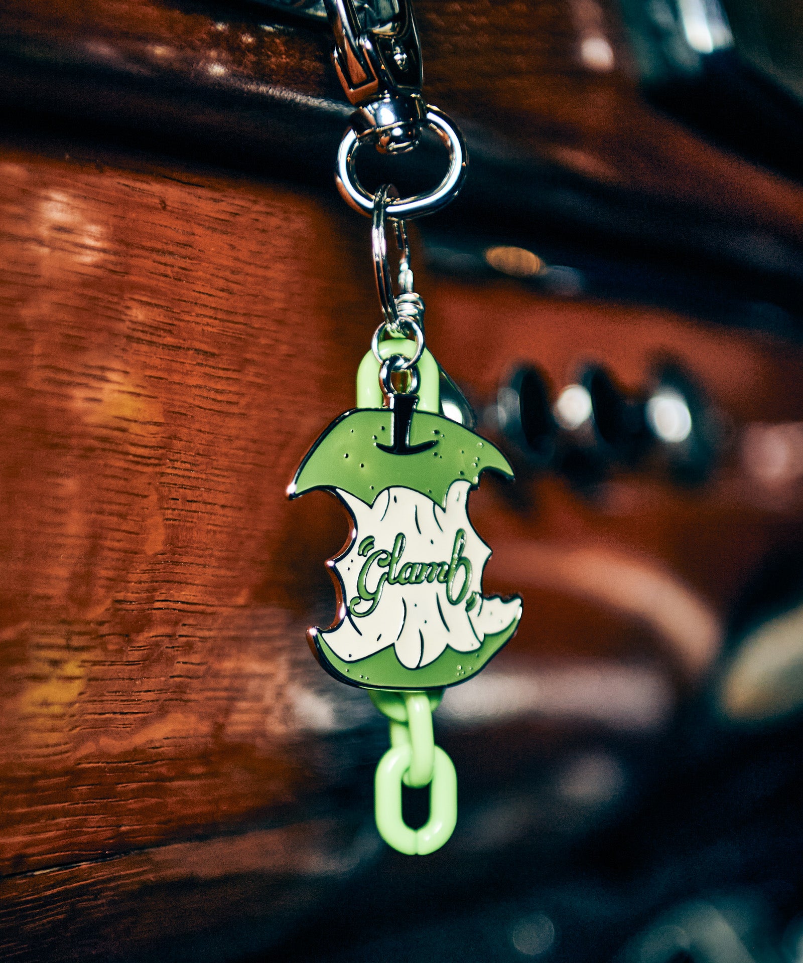 Eaten Apple Key Holder / イートゥンアップルキーホルダー