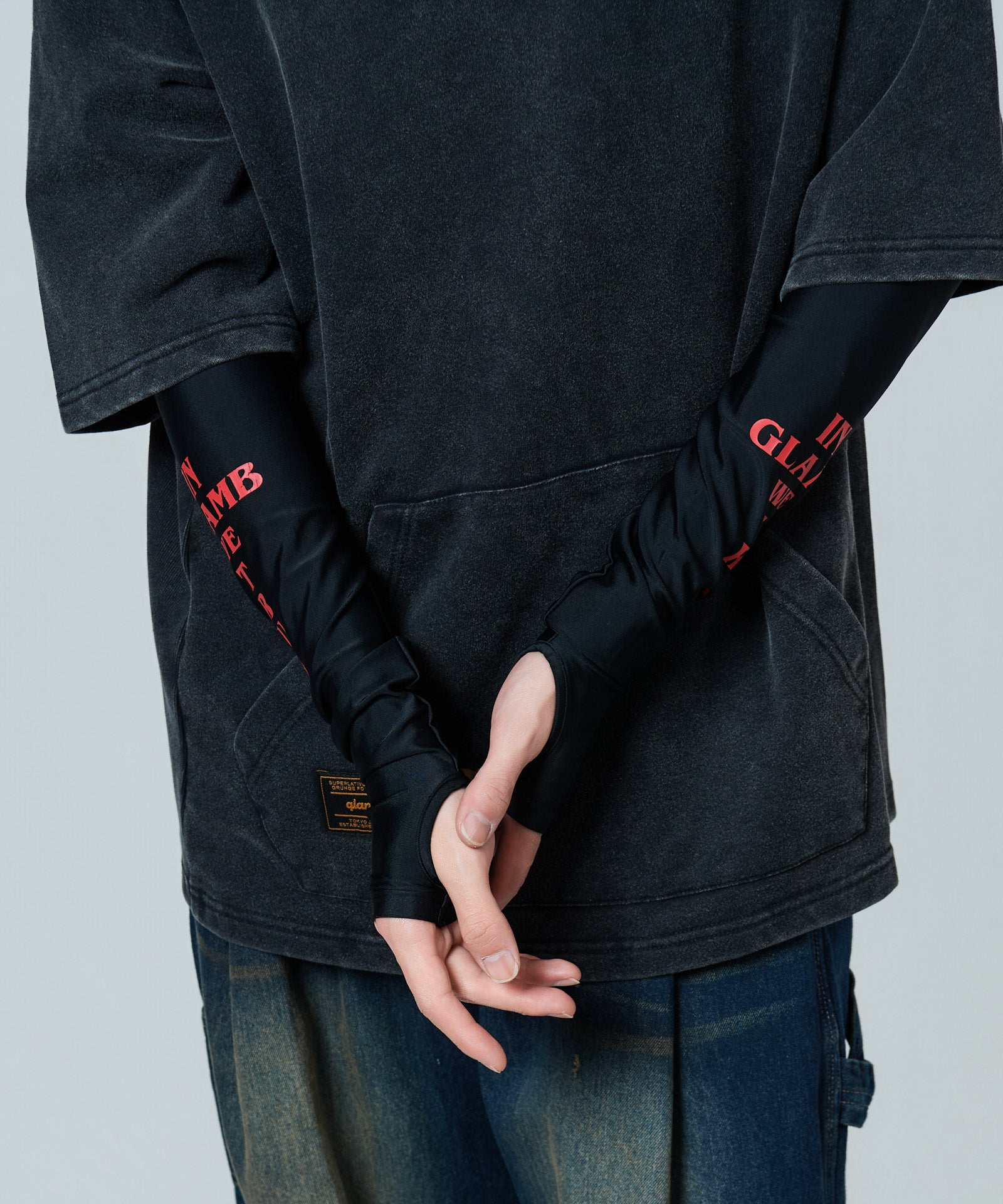 GB0226/AC13 : Slogan Arm Cover / スローガンアームカバー | glamb