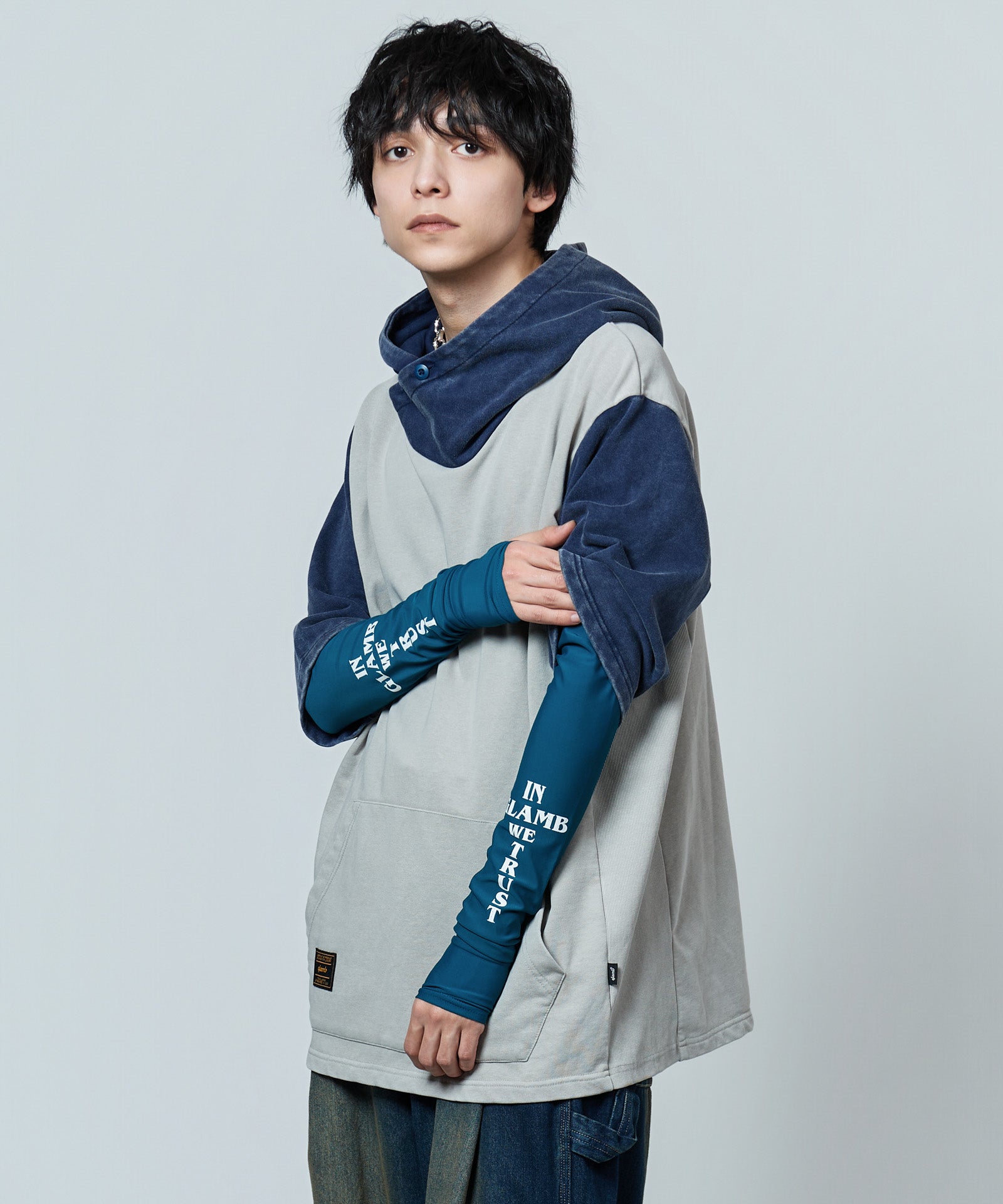 GB0226/AC13 : Slogan Arm Cover / スローガンアームカバー | glamb